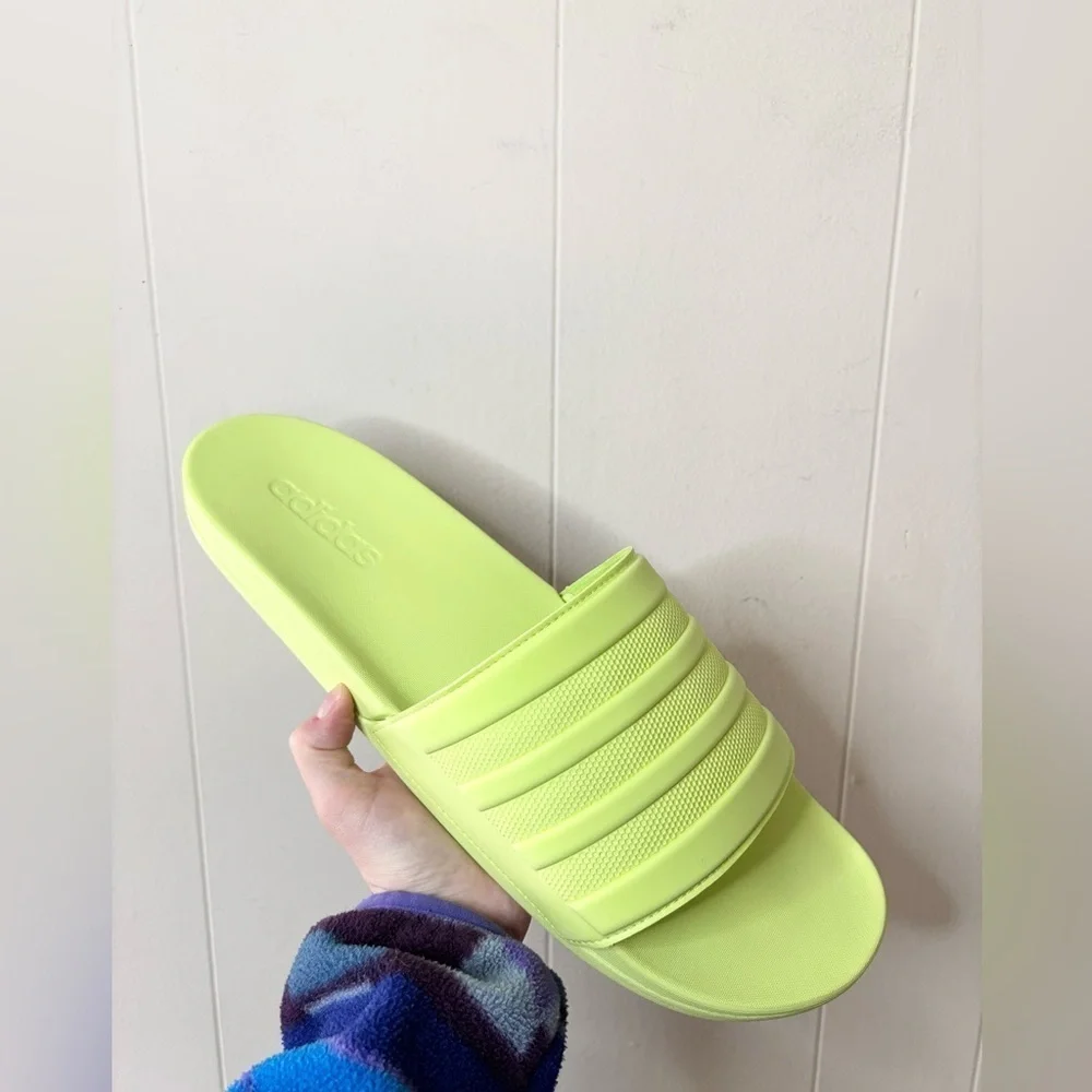 Adidas Adilette Comfort Mono Slide Sandal men’s size 17 new pastel green